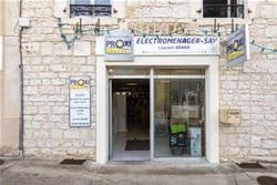 Devanture du magasin Électroménager SAV Laurent Grand, rue de la Portelle à Arinthod